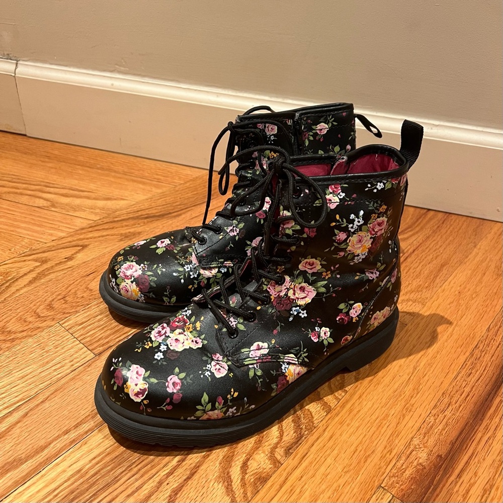 Floral Lace-Up Women's Boots